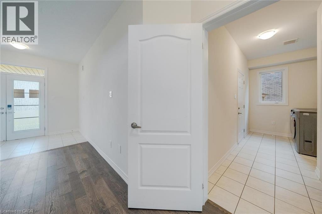 52 Explorer Way, Thorold, Ontario  L2V 0K3 - Photo 7 - 40844878