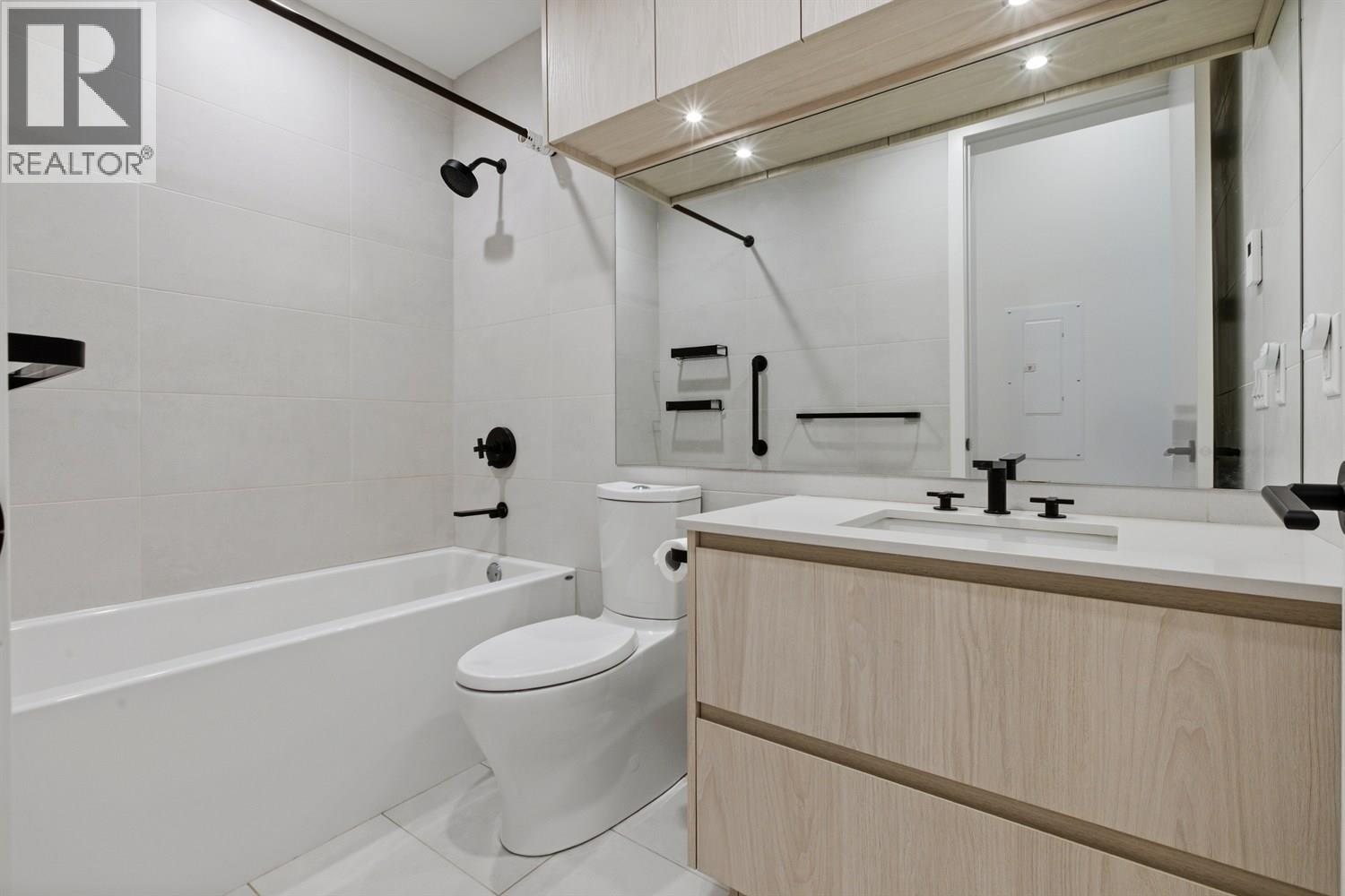 205 300 Salter Street, New Westminster, British Columbia  V3M 0L9 - Photo 24 - R3092717