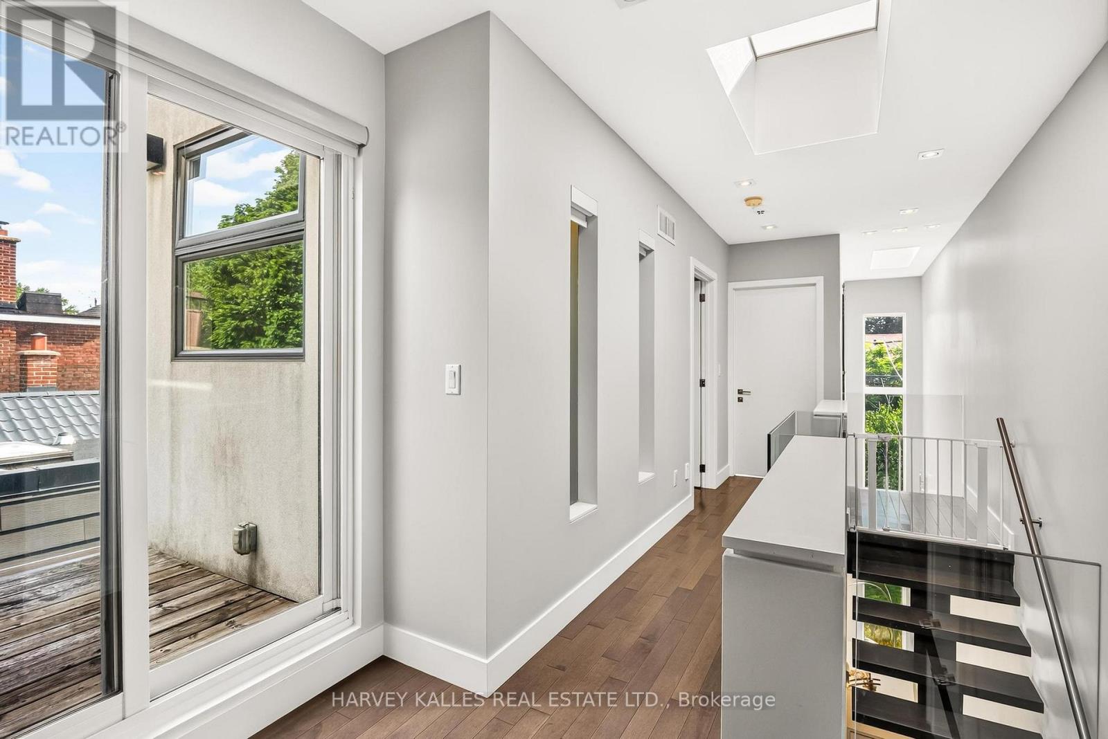 235 Cedarvale Avenue, Toronto, Ontario  M4C 4K3 - Photo 19 - E13511380