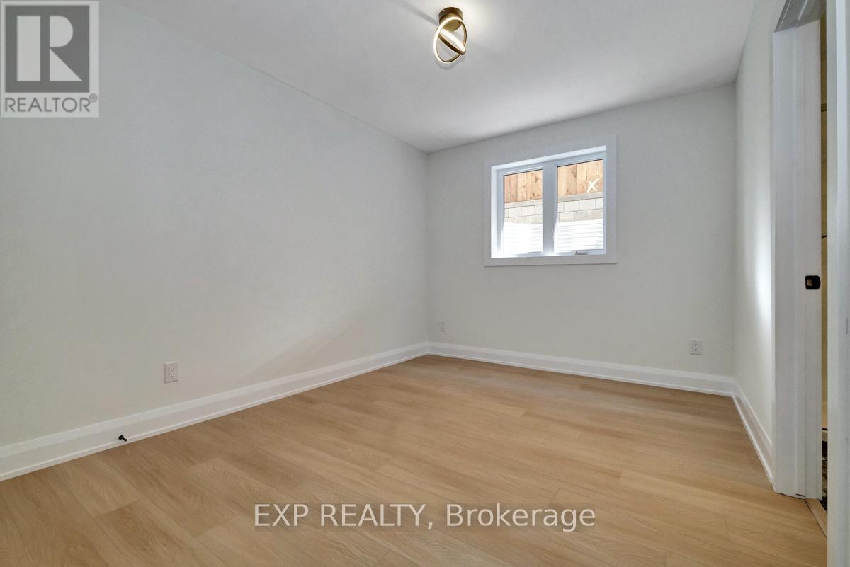 B - 533 Broadhead Avenue, Ottawa, Ontario  K1Z 5R9 - Photo 12 - X13516682