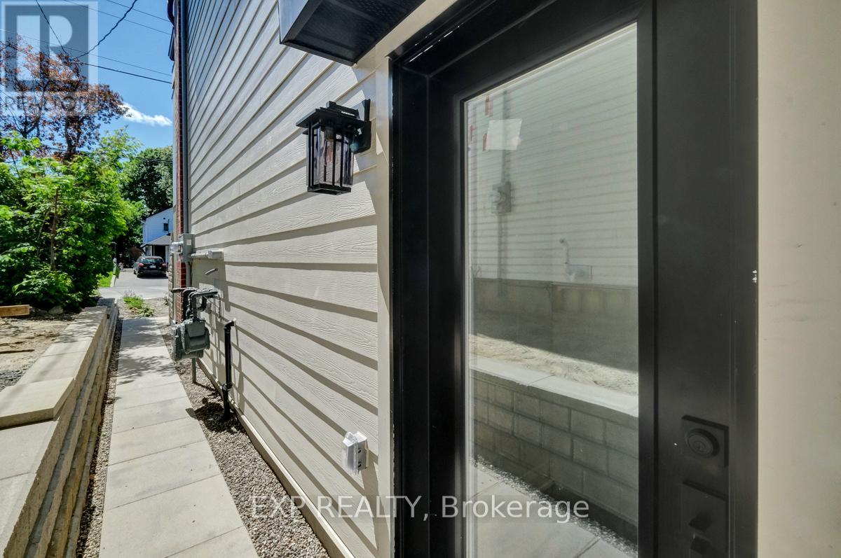 B - 533 Broadhead Avenue, Ottawa, Ontario  K1Z 5R9 - Photo 3 - X13516682