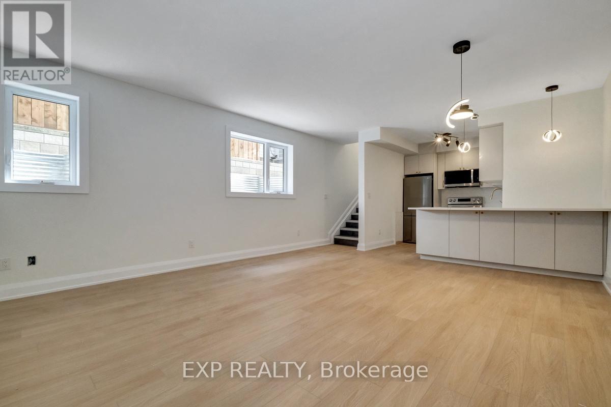 B - 533 Broadhead Avenue, Ottawa, Ontario  K1Z 5R9 - Photo 6 - X13516682