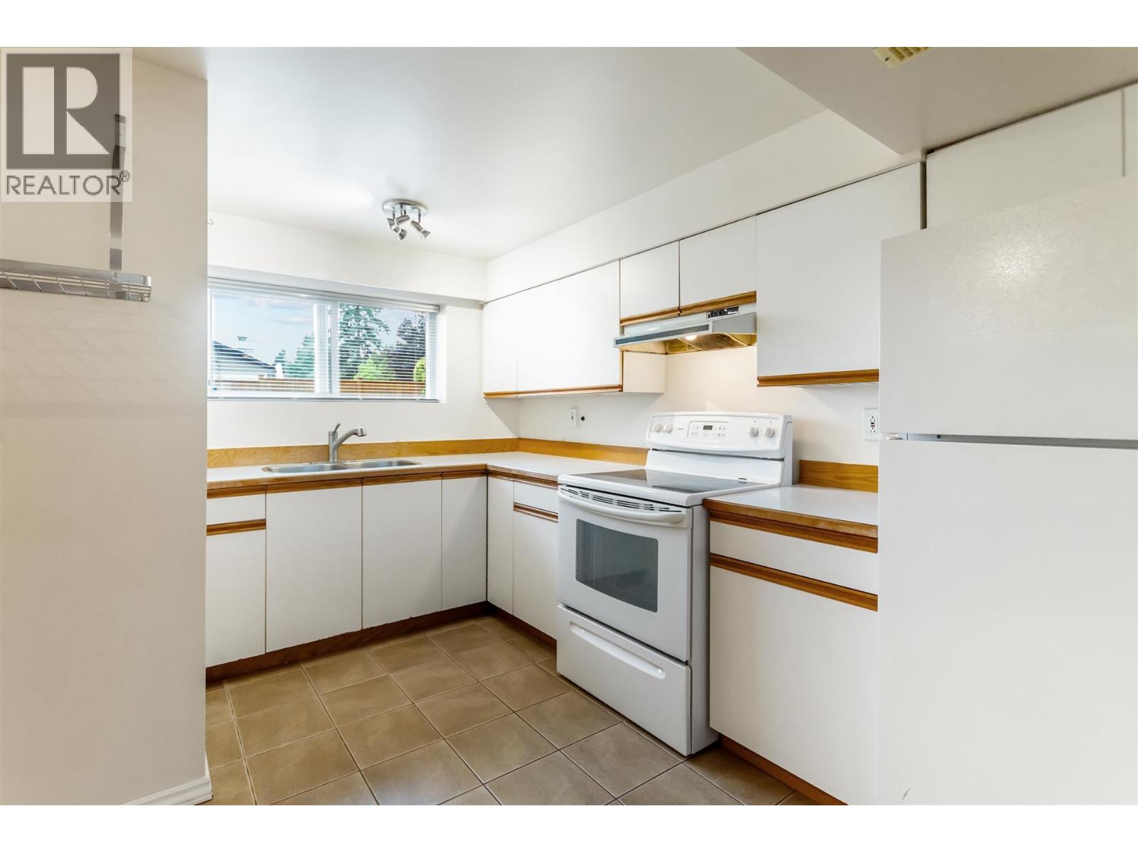 444 Lakeview Street, Coquitlam, British Columbia  V3K 5K8 - Photo 22 - R3142198