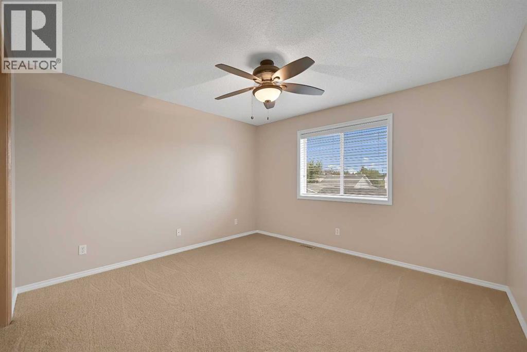 100 Somerside Grove Sw, Calgary, Alberta  T2Y 3V2 - Photo 13 - A2325271