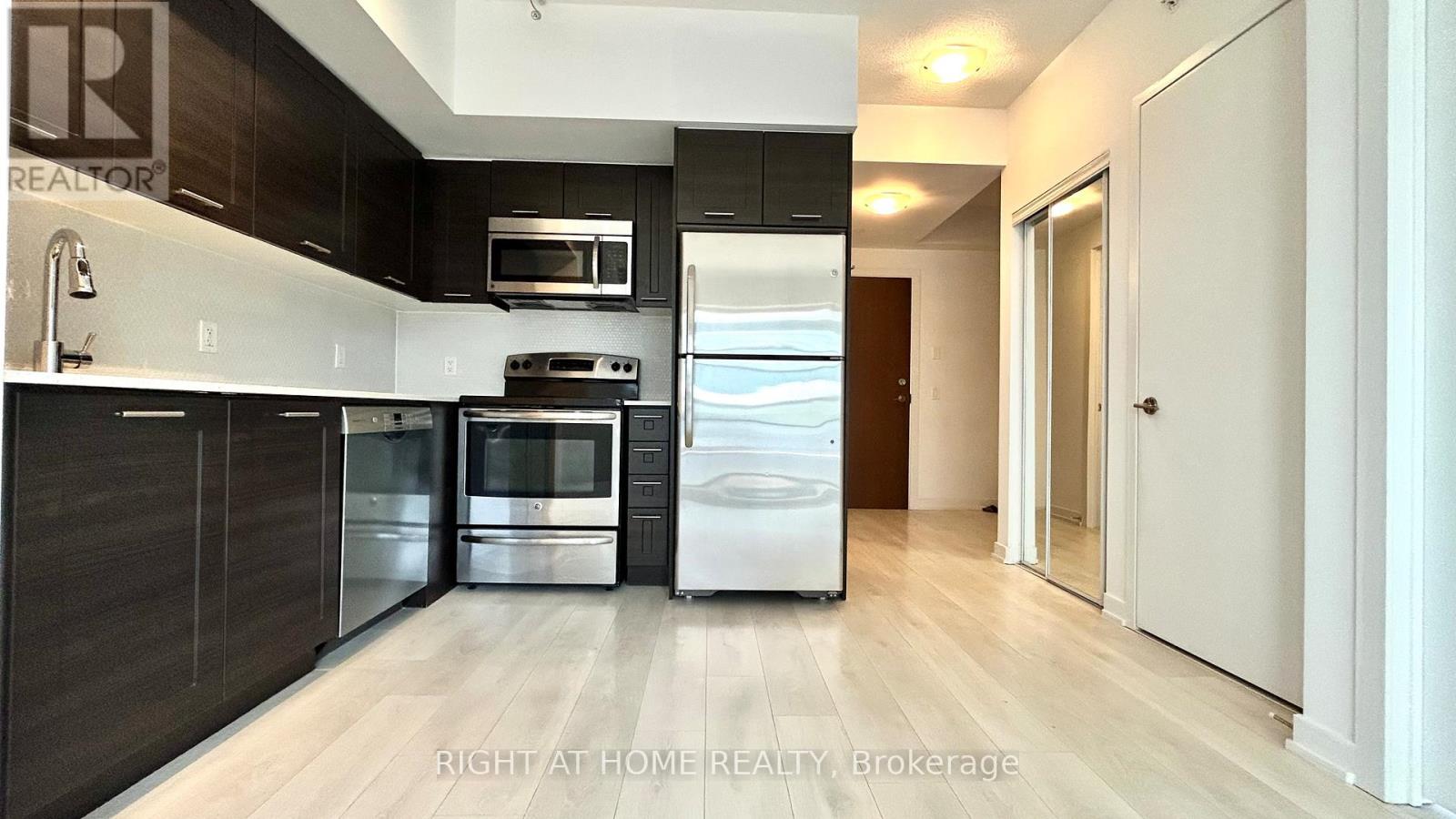 613 - 2212 Lake Shore Boulevard W, Toronto, Ontario  M8V 0C2 - Photo 6 - W13516700