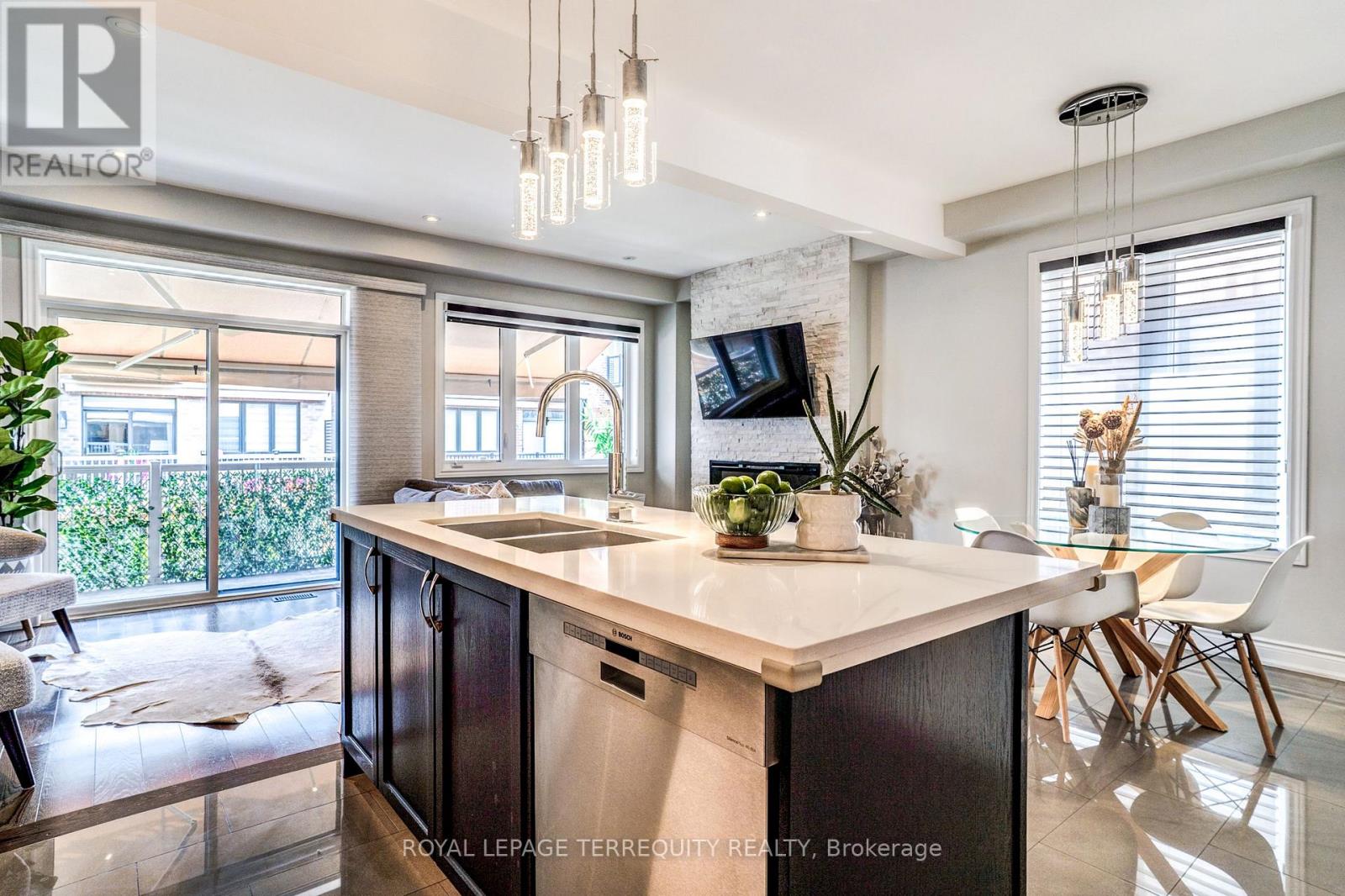 27 - 132 Thomas Fisher Drive, Toronto, Ontario  M8Z 0E4 - Photo 11 - W13516720