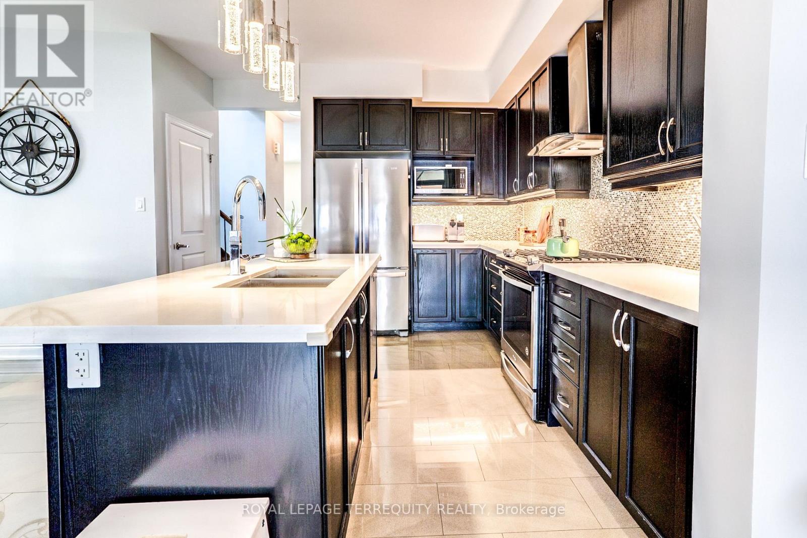 27 - 132 Thomas Fisher Drive, Toronto, Ontario  M8Z 0E4 - Photo 12 - W13516720