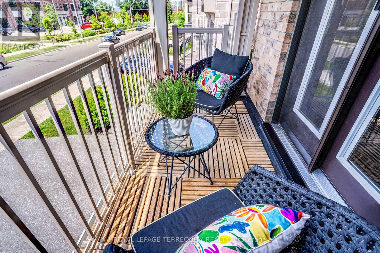27 - 132 Thomas Fisher Drive, Toronto, Ontario  M8Z 0E4 - Photo 5 - W13516720