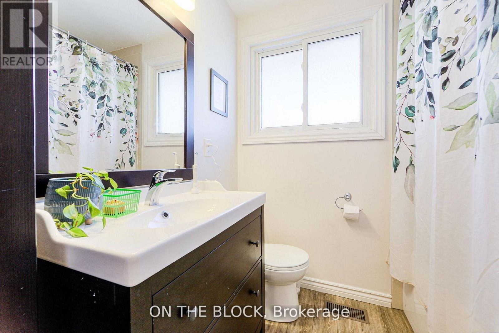 Upper - 151 Nugent Drive, Hamilton, Ontario L8H 2N3 - Photo 14 - X13516690