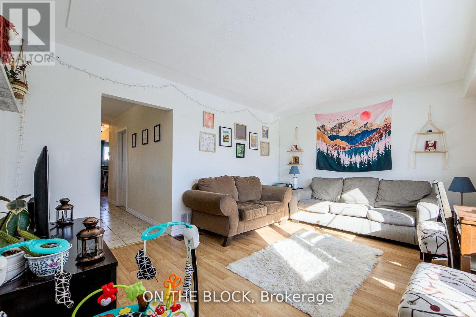 Upper - 151 Nugent Drive, Hamilton, Ontario L8H 2N3 - Photo 3 - X13516690