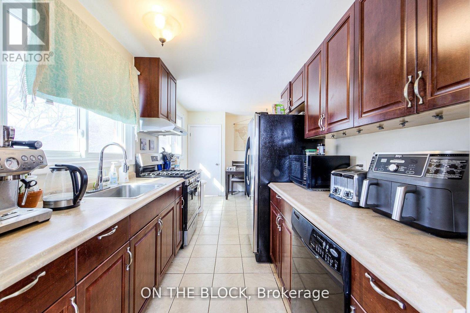 Upper - 151 Nugent Drive, Hamilton, Ontario L8H 2N3 - Photo 6 - X13516690