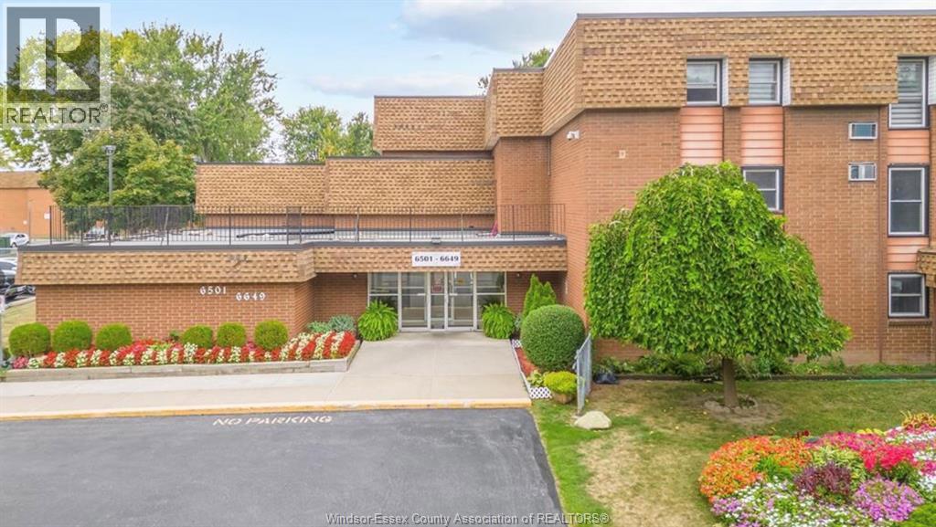 6563 THORNBERRY, Windsor, Ontario