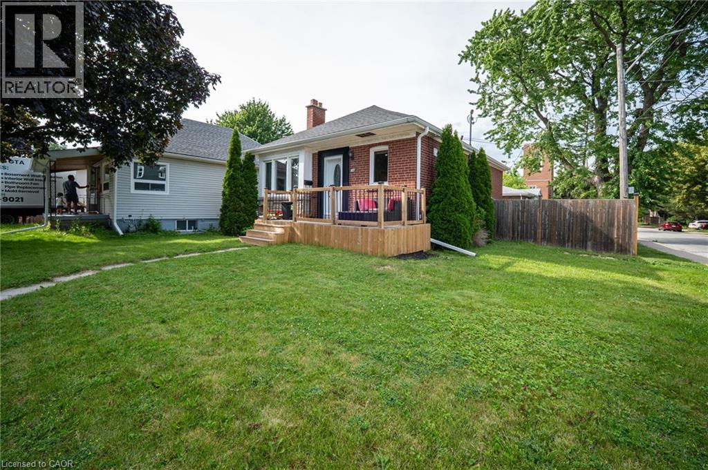47 Brucedale Avenue E, Hamilton, Ontario  L9A 1N1 - Photo 2 - 40844881