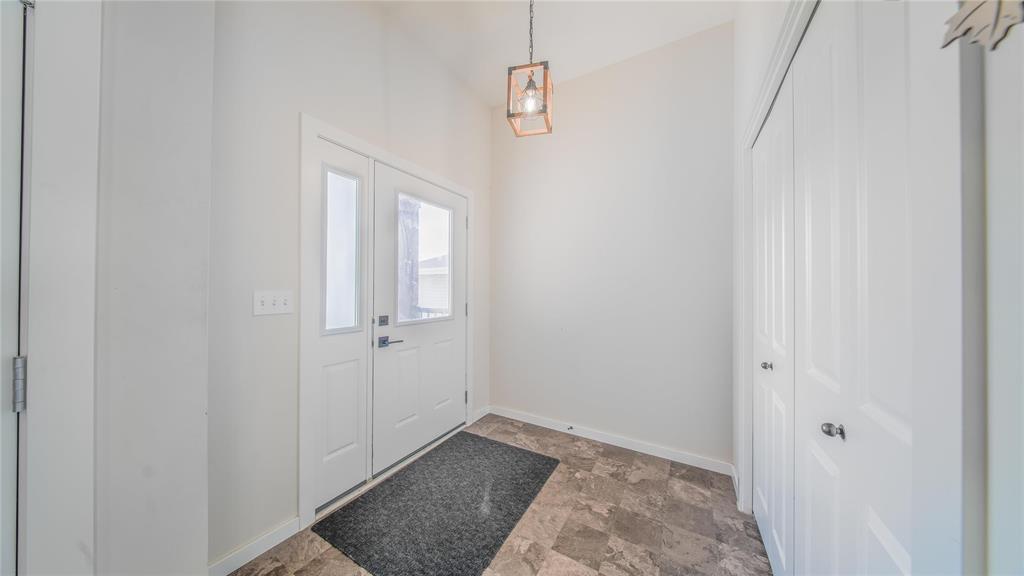 167 Atlas Crescent, Winnipeg, Manitoba  R2V 5B8 - Photo 4 - 202615538