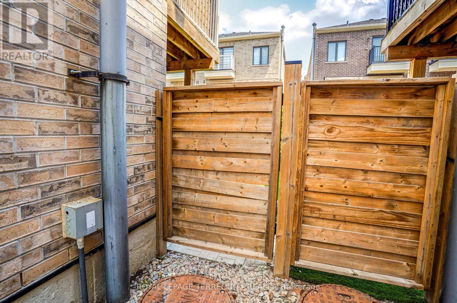 27 - 132 Thomas Fisher Drive, Toronto, Ontario  M8Z 0E4 - Photo 35 - W13516720