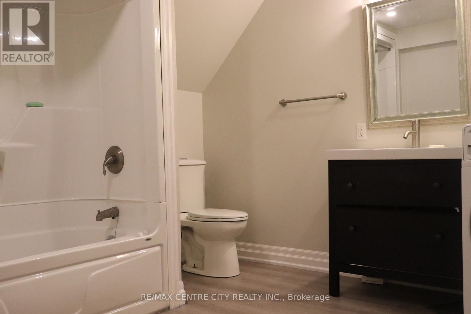 83 Britannia Avenue, London North, Ontario  N6H 2J3 - Photo 12 - X13516796