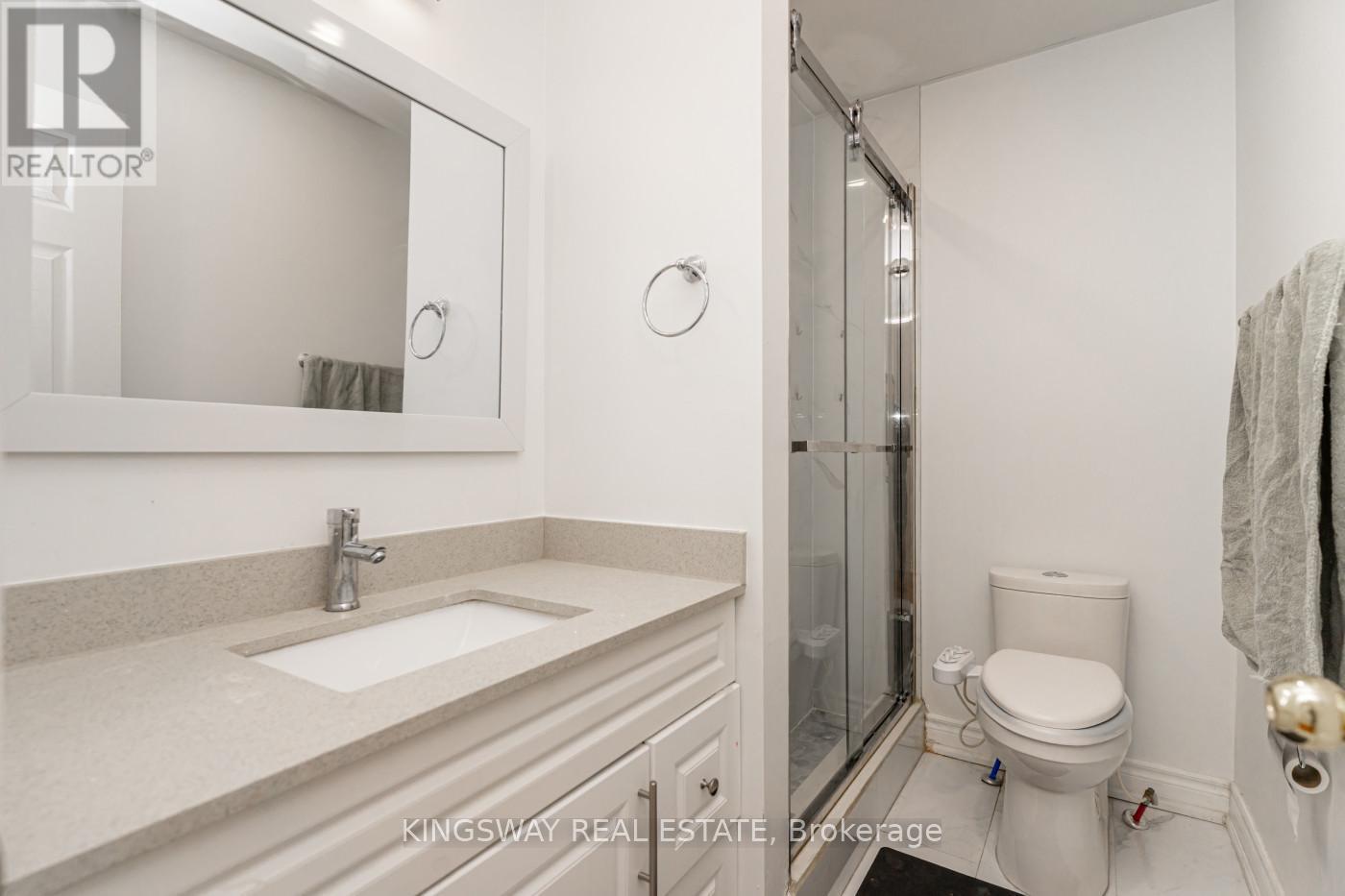 891 Stonebridge Avenue, Mississauga, Ontario  L5V 2L3 - Photo 17 - W13516756