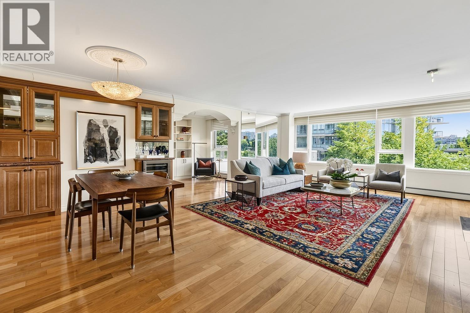306 1383 MARINASIDE CRESCENT