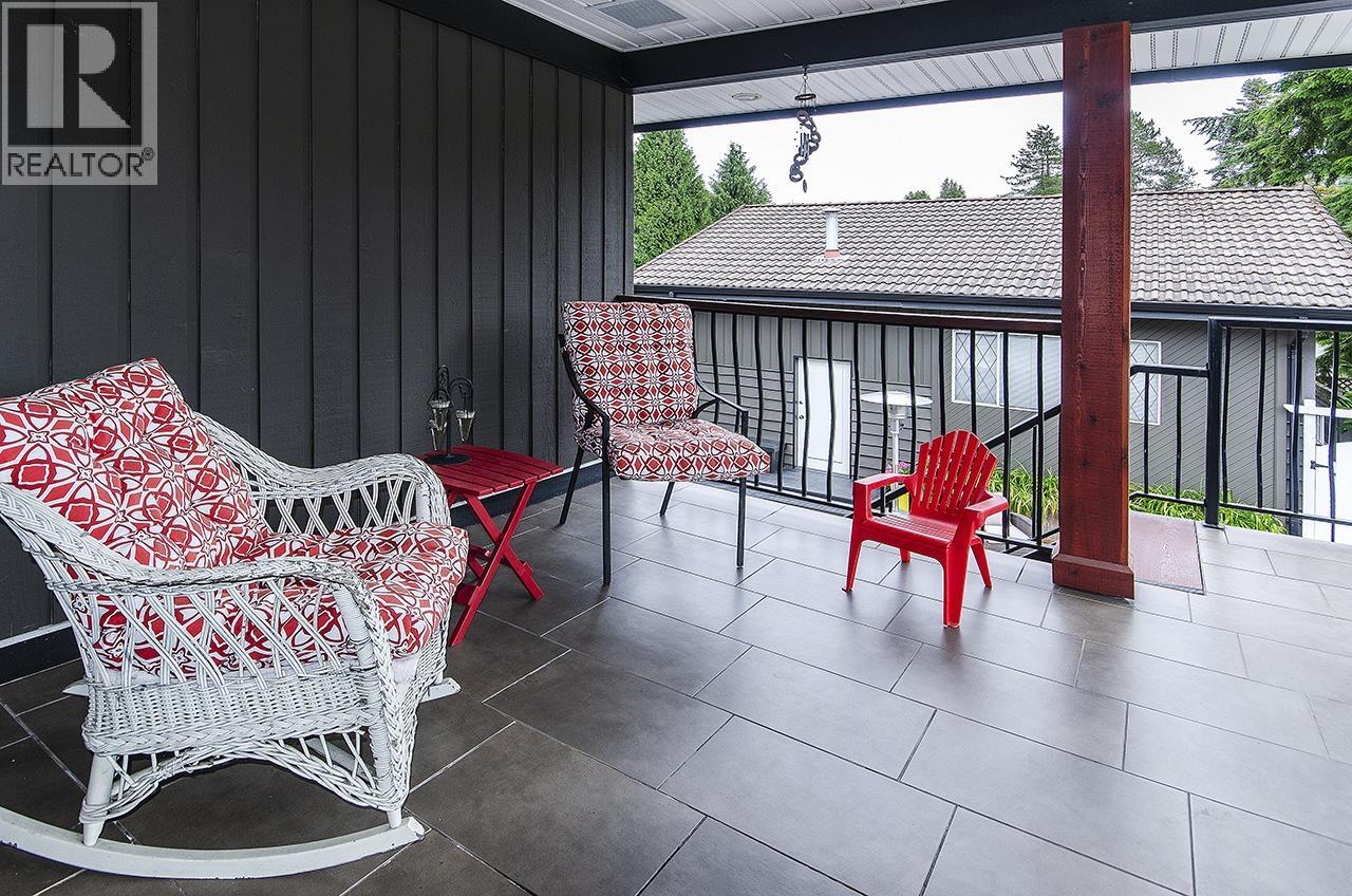 667 Colinet Street, Coquitlam, British Columbia  V3J 4X3 - Photo 11 - R3140933