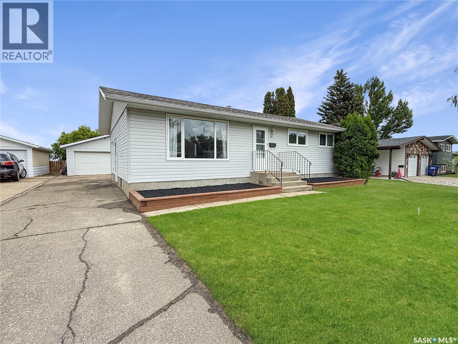 11 Hayward Place, Swift Current, Saskatchewan  S9H 3Z9 - Photo 1 - SK041240