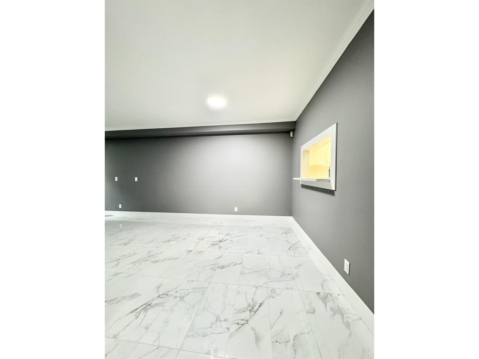 104 9865 140 Street, Surrey, British Columbia  V3T 4M4 - Photo 2 - R3142257