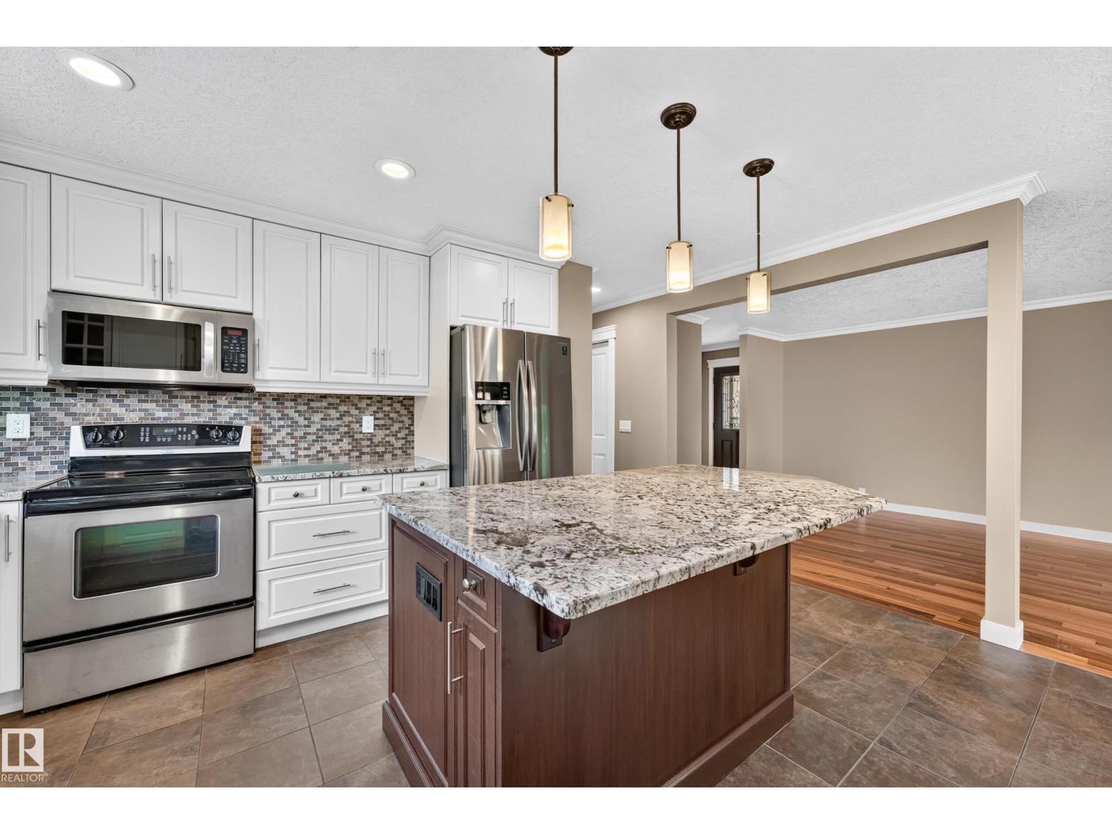 12819 45 St NW, Edmonton, Alberta  T5A 2K3 - Photo 4 - E4496846