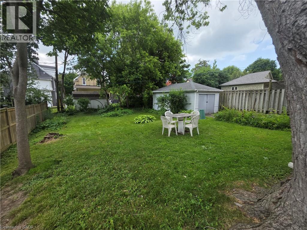 20 Fairview Avenue, Kitchener, Ontario  N2H 3E8 - Photo 3 - 40843327