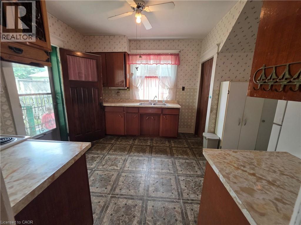 20 Fairview Avenue, Kitchener, Ontario  N2H 3E8 - Photo 15 - 40843327