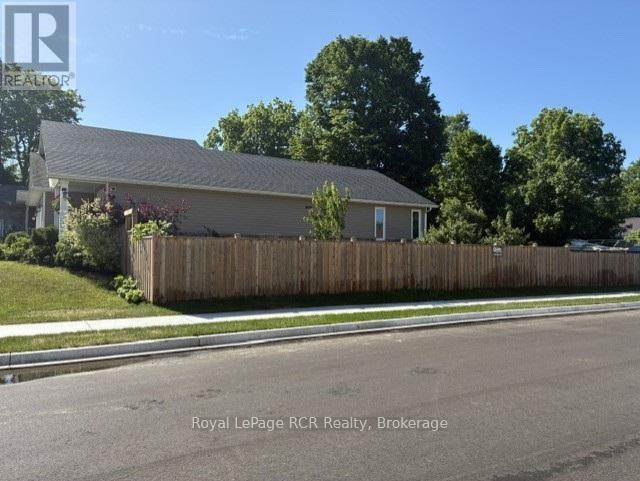 724 Elgin Street, Saugeen Shores, Ontario  N0H 2C0 - Photo 4 - X13517114