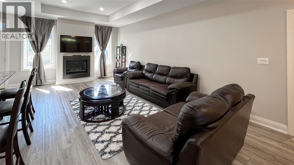 433 Autumn Breeze Drive, Sarnia photo 5