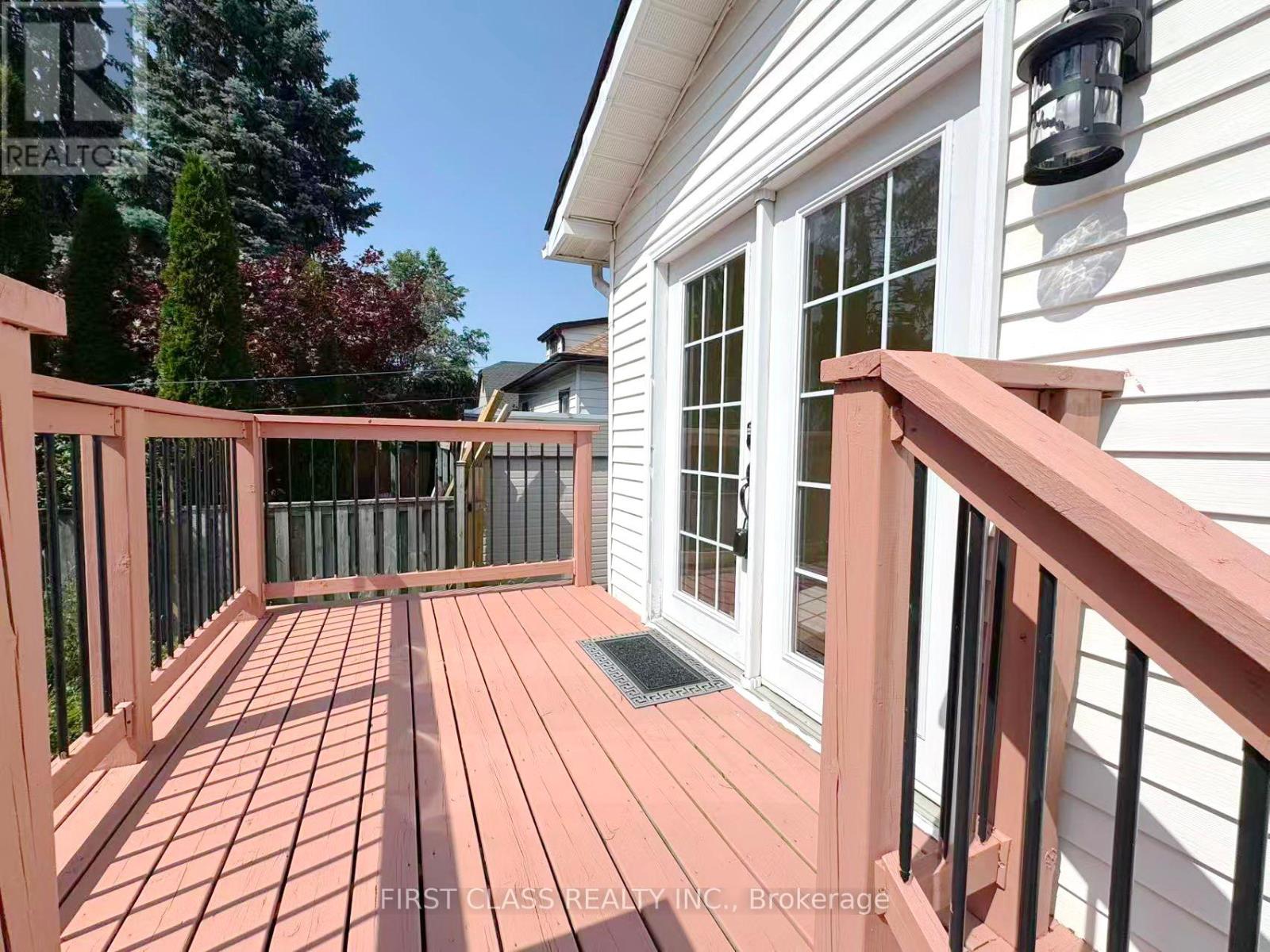 9 Grantham Avenue, St. Catharines, Ontario  L2P 3B3 - Photo 5 - X13499234