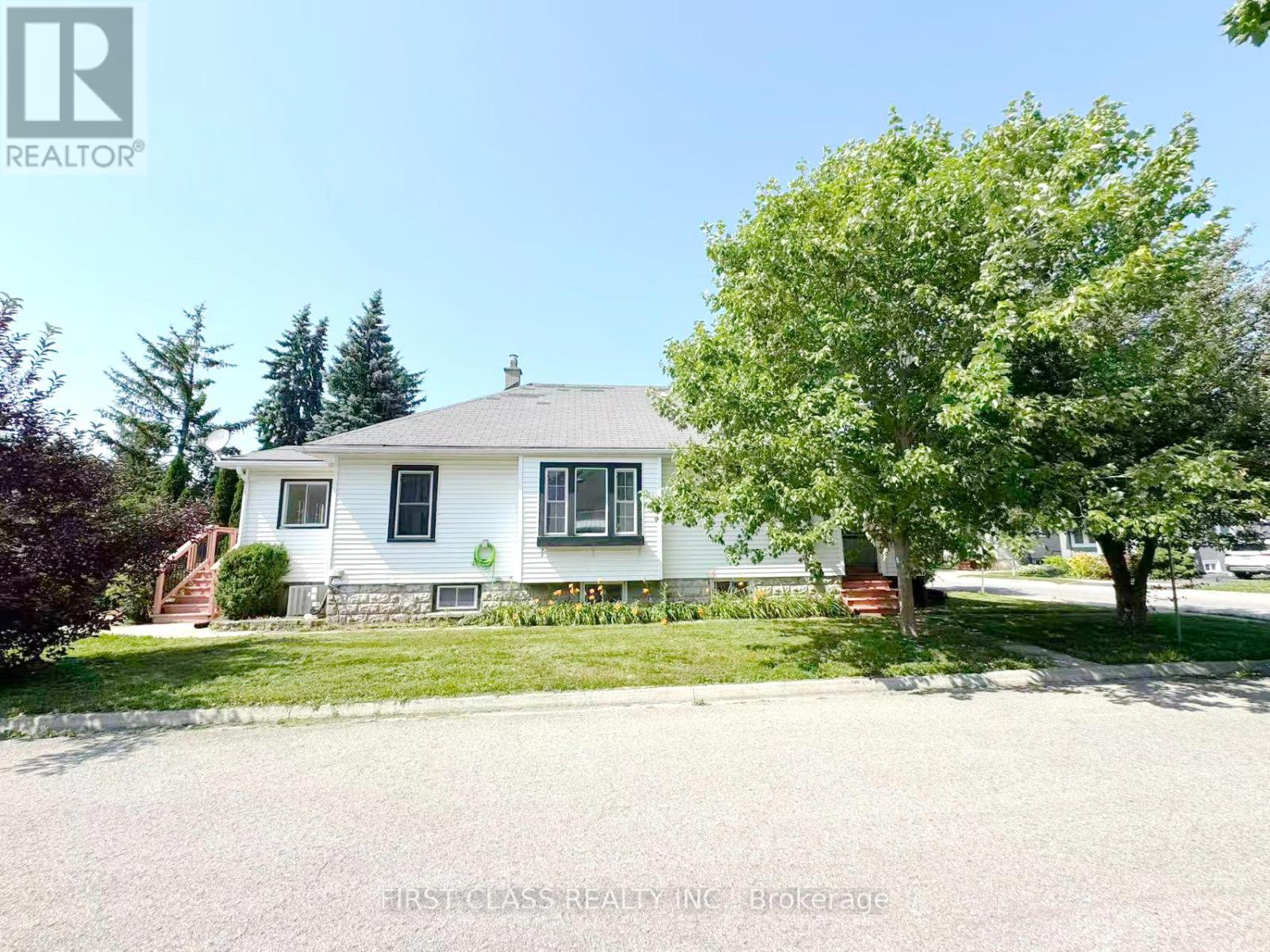 9 GRANTHAM AVENUE, St. Catharines, Ontario