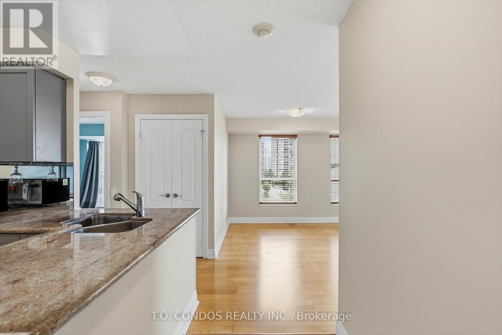 601 - 21 Hillcrest Avenue, Toronto, Ontario  M2N 7K2 - Photo 2 - C13517042