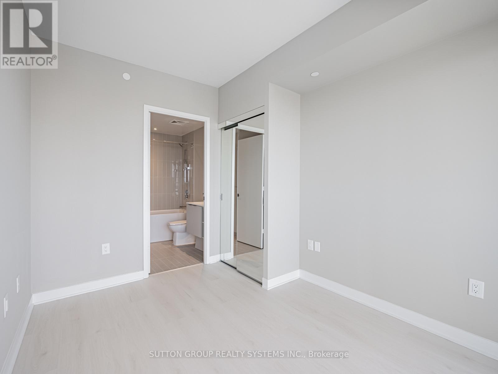 1407 - 3900 Confederation Parkway, Mississauga, Ontario  L5B 0M3 - Photo 17 - W13517130