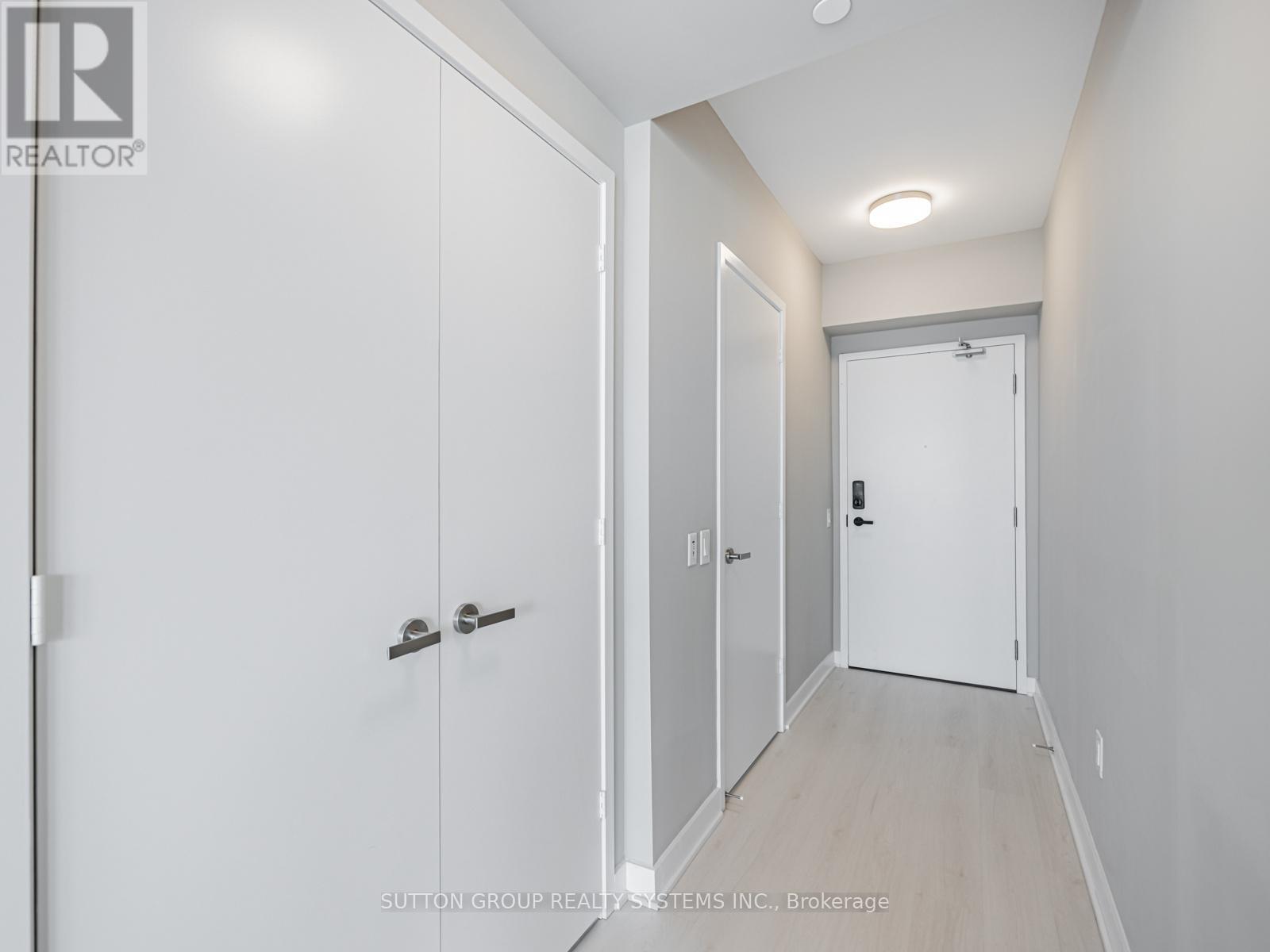 1407 - 3900 Confederation Parkway, Mississauga, Ontario  L5B 0M3 - Photo 2 - W13517130
