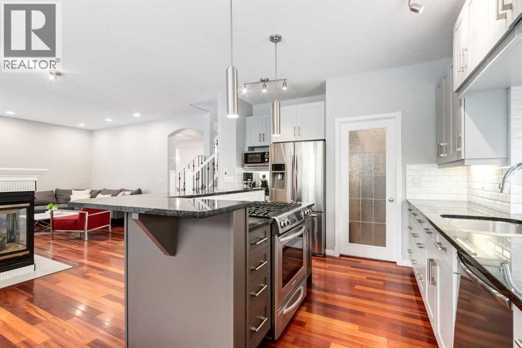 234 Strathridge Place Sw, Calgary, Alberta  T3H 4J2 - Photo 9 - A2325984