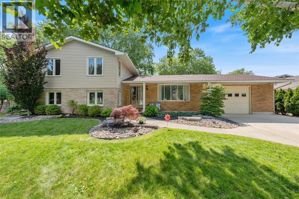 1121 Arlington Court
