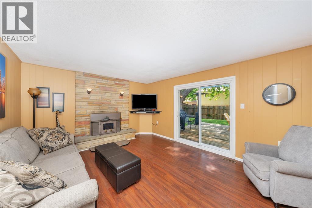 1121 Arlington Court, Sarnia photo 11