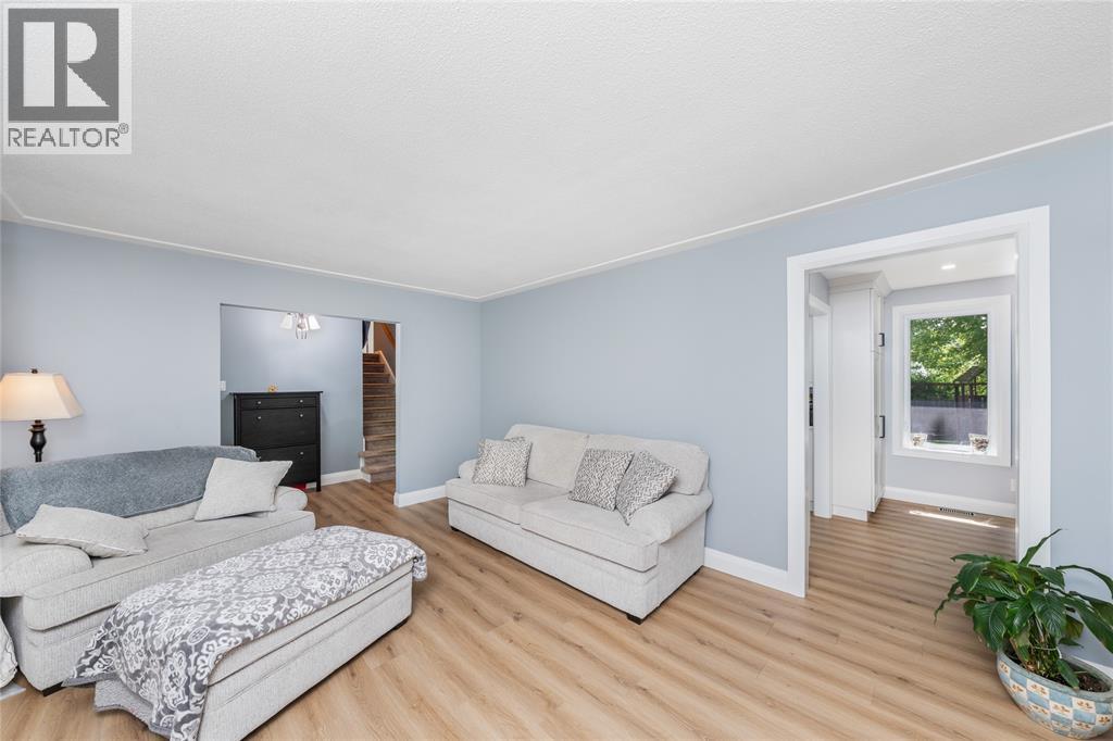 1121 Arlington Court, Sarnia photo 6