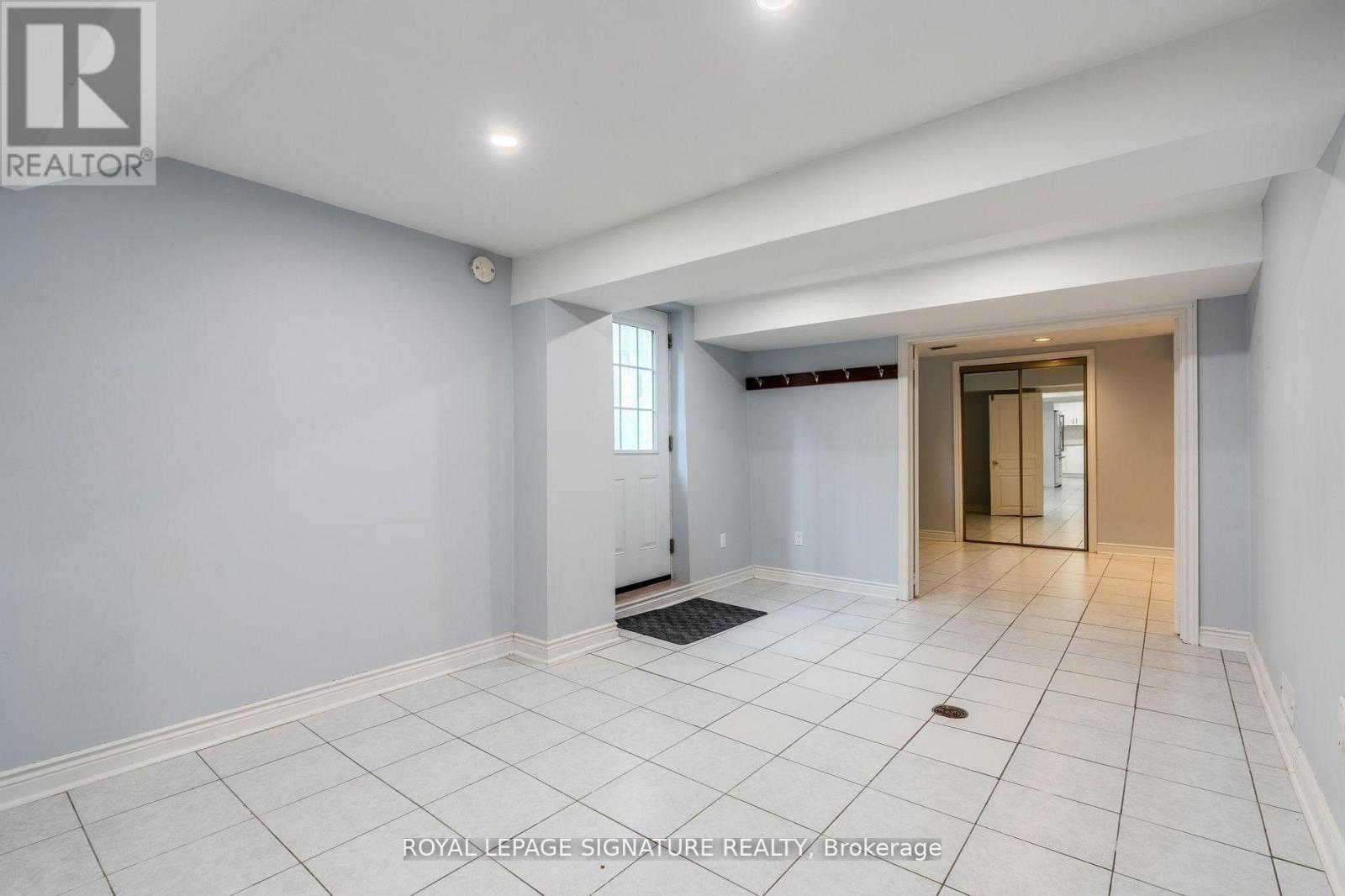 6 ROBERT STREET