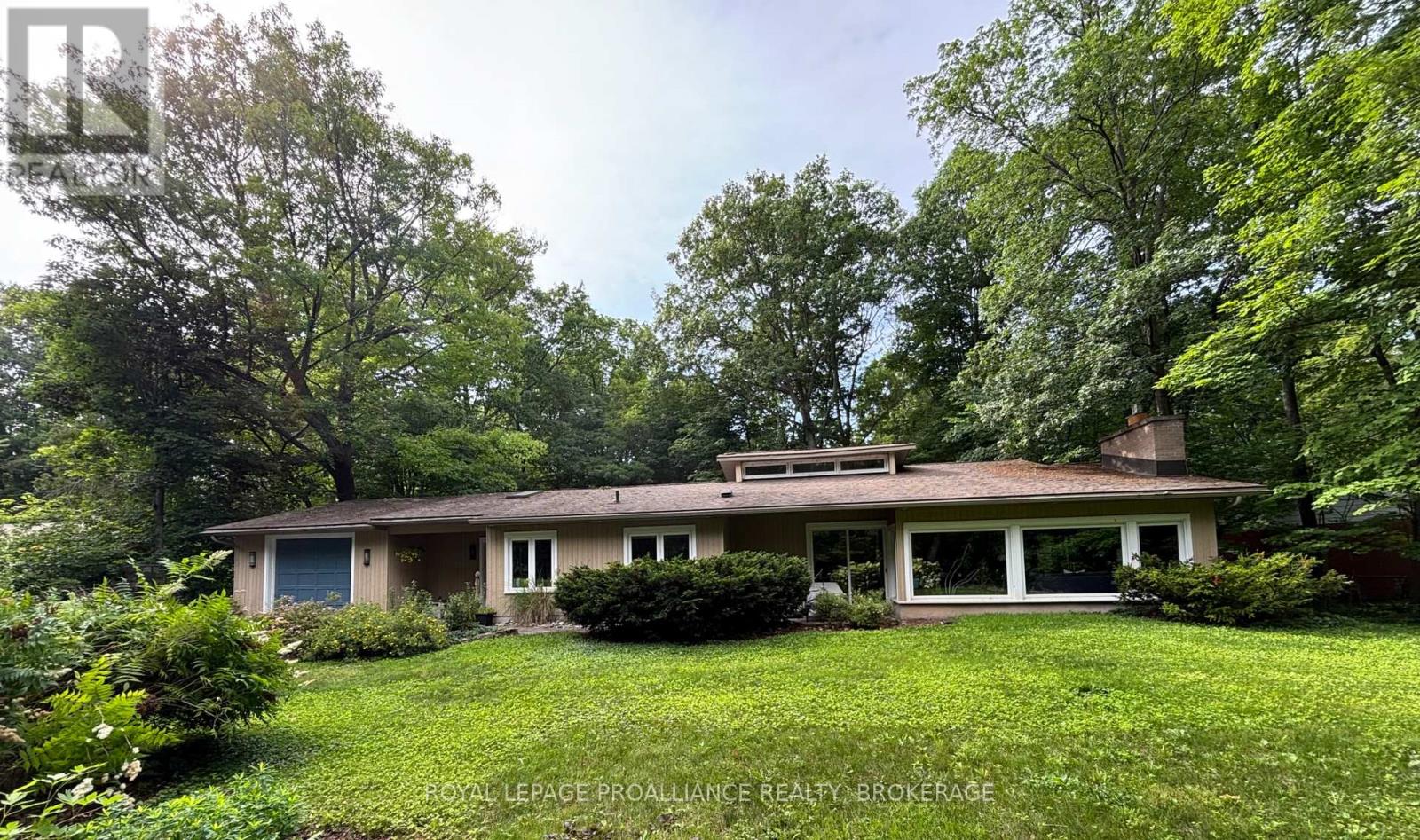 27 RIVERSIDE DRIVE, Kingston, Ontario