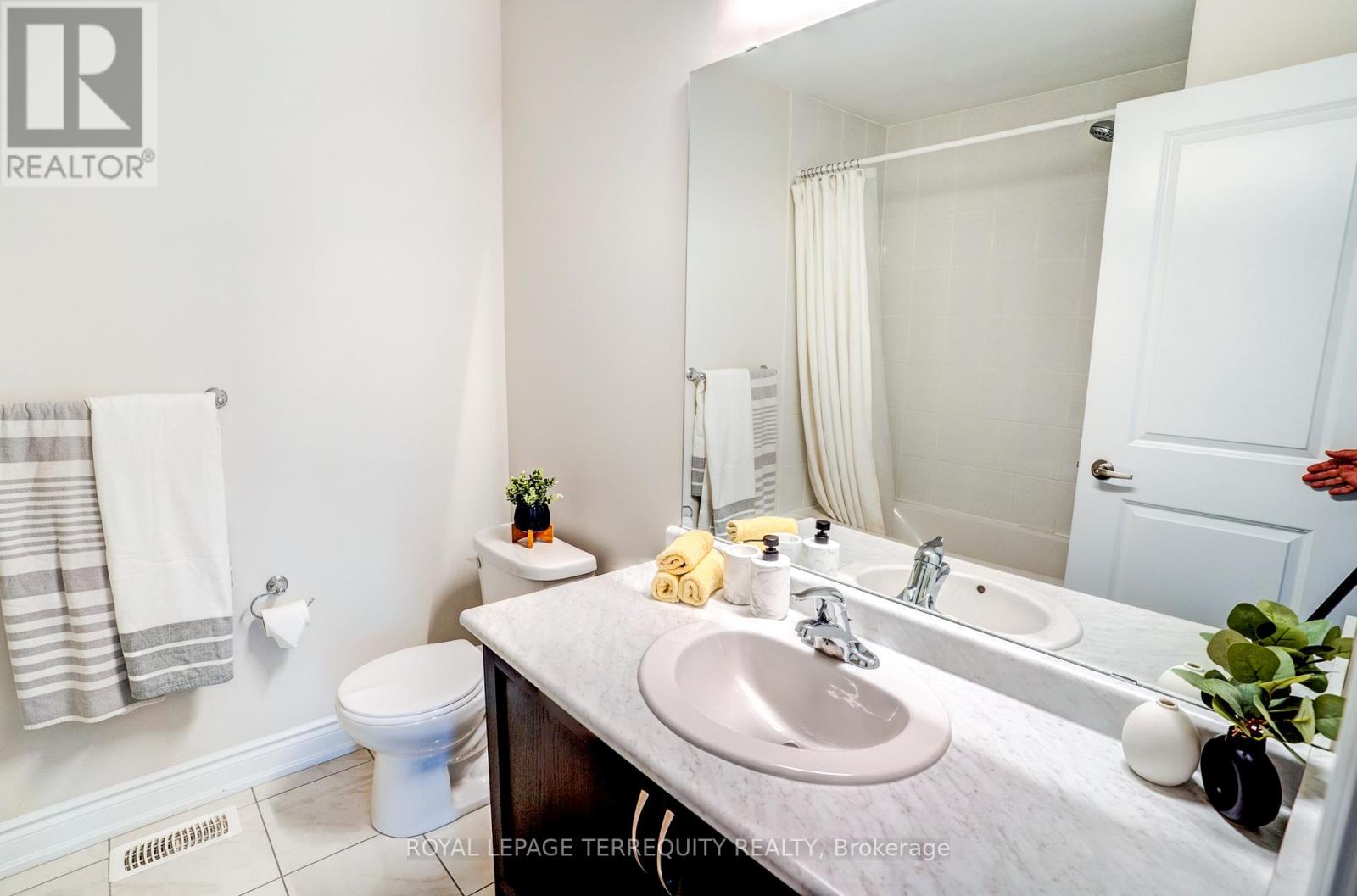 27 - 132 Thomas Fisher Drive, Toronto, Ontario  M8Z 0E4 - Photo 18 - W13516720