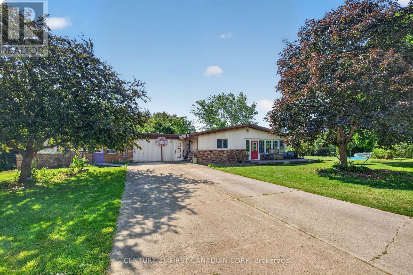 19429 Harwich Road, Chatham-Kent, Ontario  N0P 1A0 - Photo 2 - X13517274