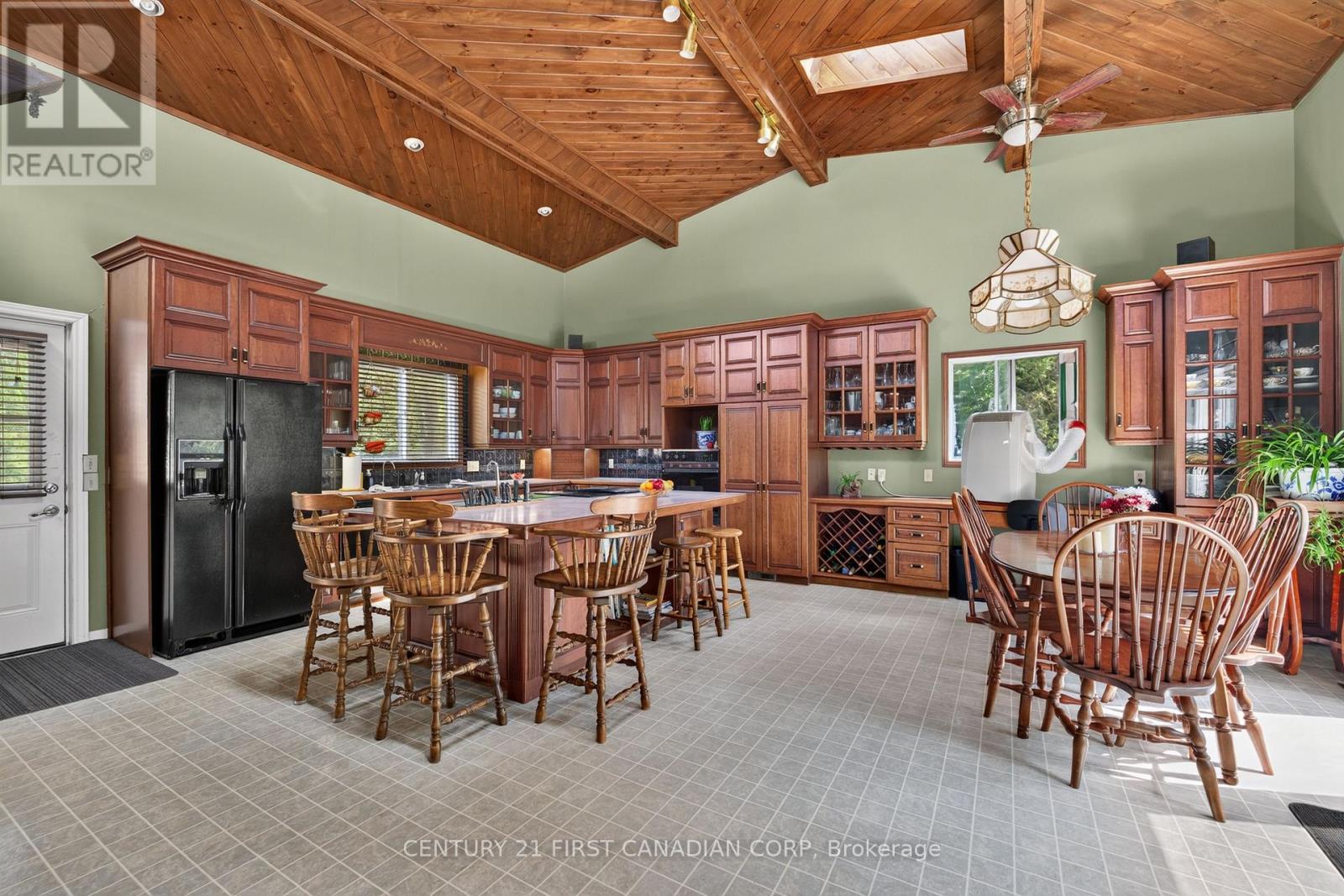19429 Harwich Road, Chatham-Kent, Ontario  N0P 1A0 - Photo 7 - X13517274