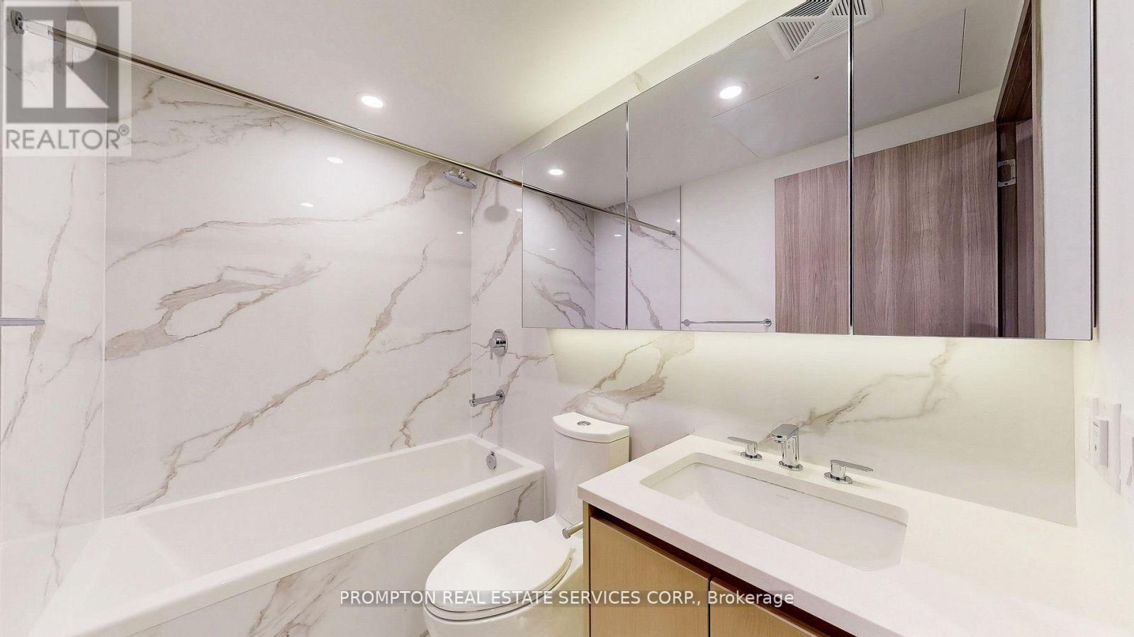 5206 - 1 Concord Cityplace Way, Toronto, Ontario  M5V 0X3 - Photo 6 - C13517258