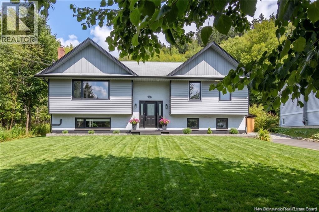 958 Kennebecasis Drive, Saint John, New Brunswick E2K 5A8 - Photo 2 - NB143243