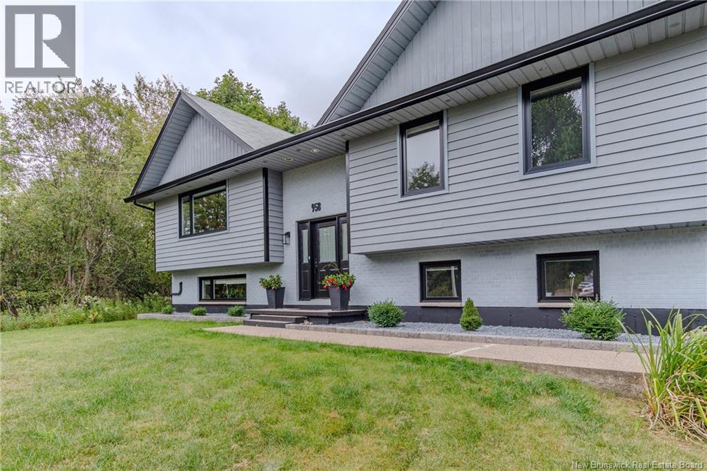 958 Kennebecasis Drive, Saint John, New Brunswick E2K 5A8 - Photo 3 - NB143243