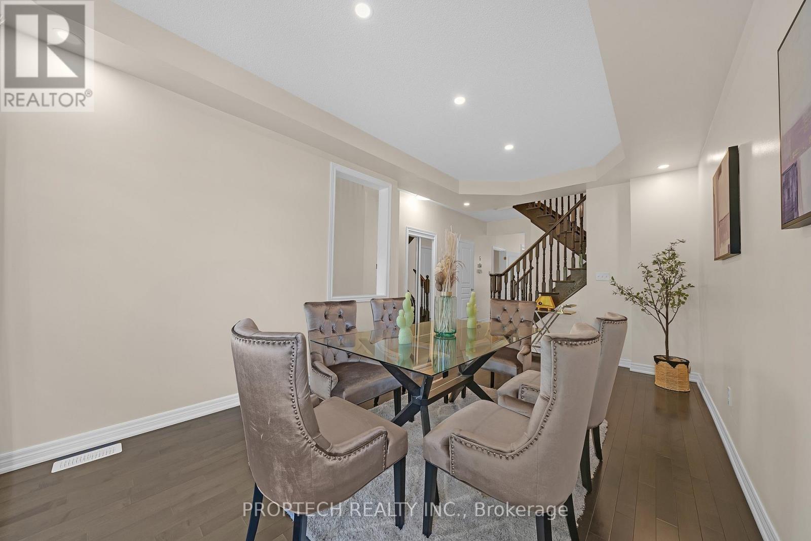 74 Manila Avenue, Markham, Ontario  L6C 0R7 - Photo 6 - N13517278