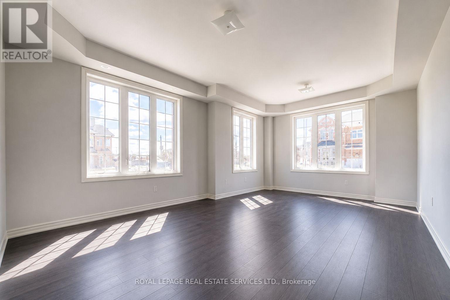 539 Settlers Road W, Oakville, Ontario  L6M 0N7 - Photo 2 - W13517234