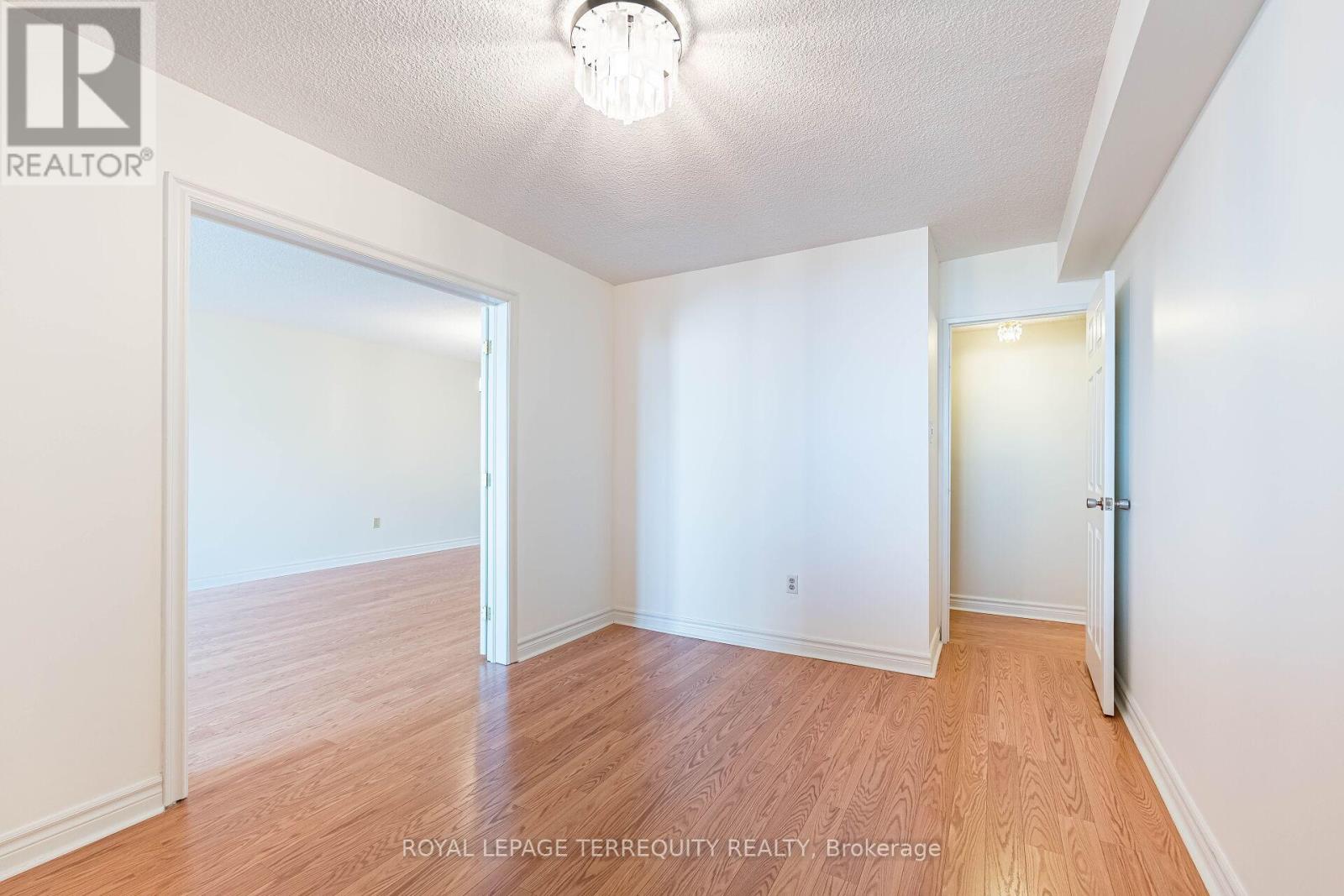 1809 - 812 Burnhamthorpe Road, Toronto, Ontario  M9C 4W1 - Photo 10 - W13517238